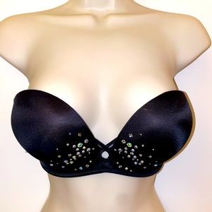 Victoria’s Secret bombshell bra